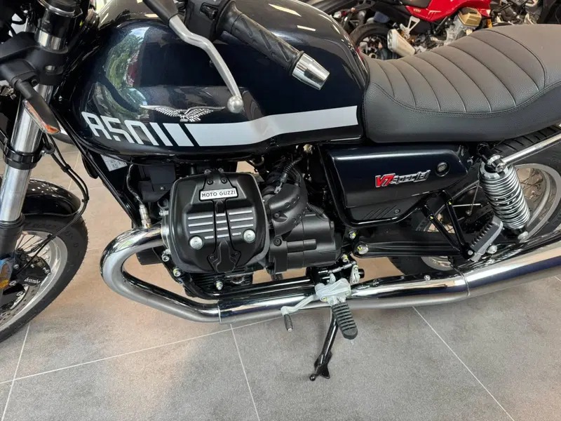 Moto Guzzi V7 Special (2025 - 26) (2)