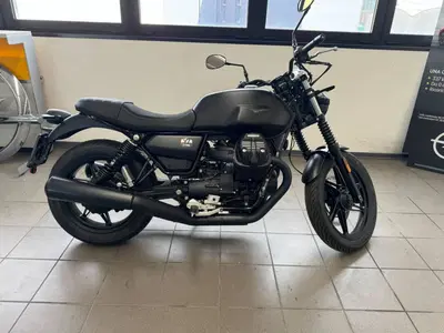 Moto Guzzi V7 Stone (2021 - 24) usata