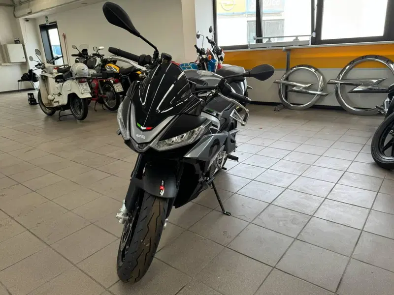 Aprilia Tuono 660 (2021 - 25) (2)