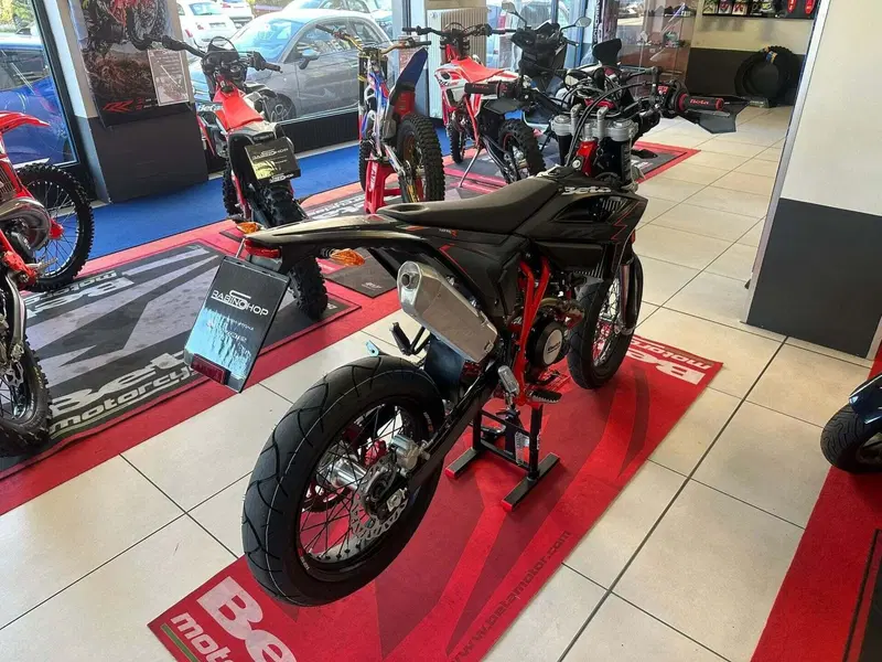 Betamotor RR 125 4T Motard R (2025 - 26) (5)