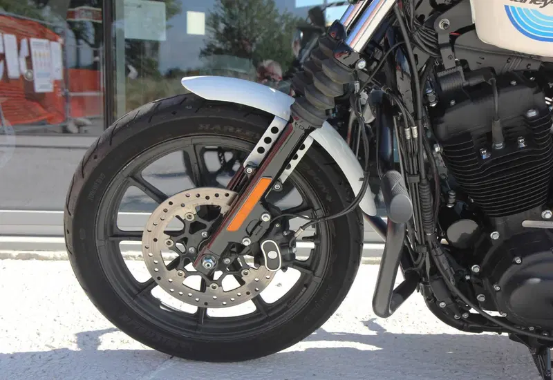 Harley-Davidson 1200 Iron (2018 - 20) - XL1200N (9)