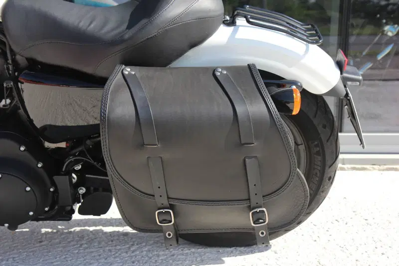Harley-Davidson 1200 Iron (2018 - 20) - XL1200N (11)