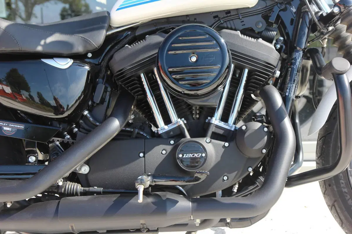 Harley-Davidson 1200 Iron (2018 - 20) - XL1200N (13)
