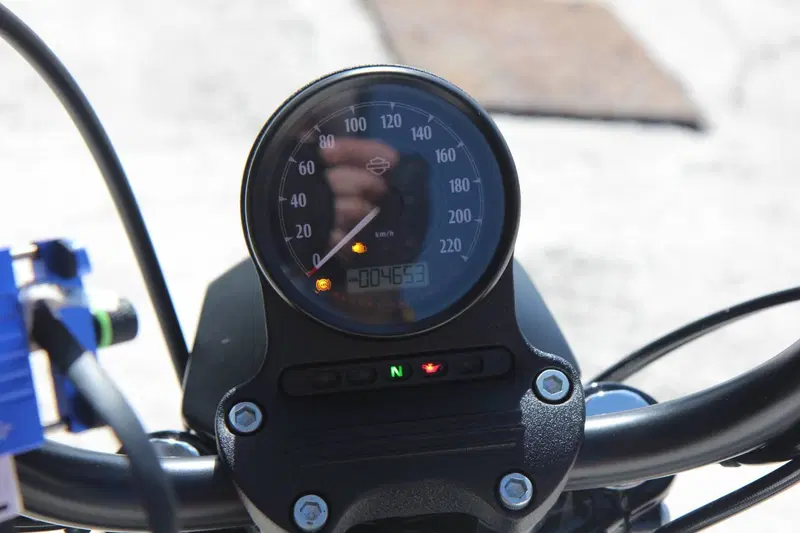 Harley-Davidson 1200 Iron (2018 - 20) - XL1200N (17)