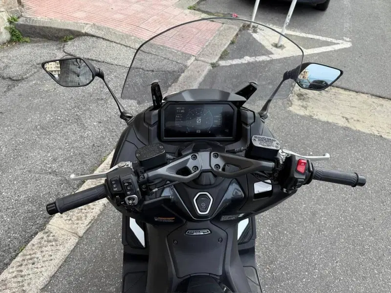 Yamaha T-Max 560 Tech Max (2022 - 24) (6)
