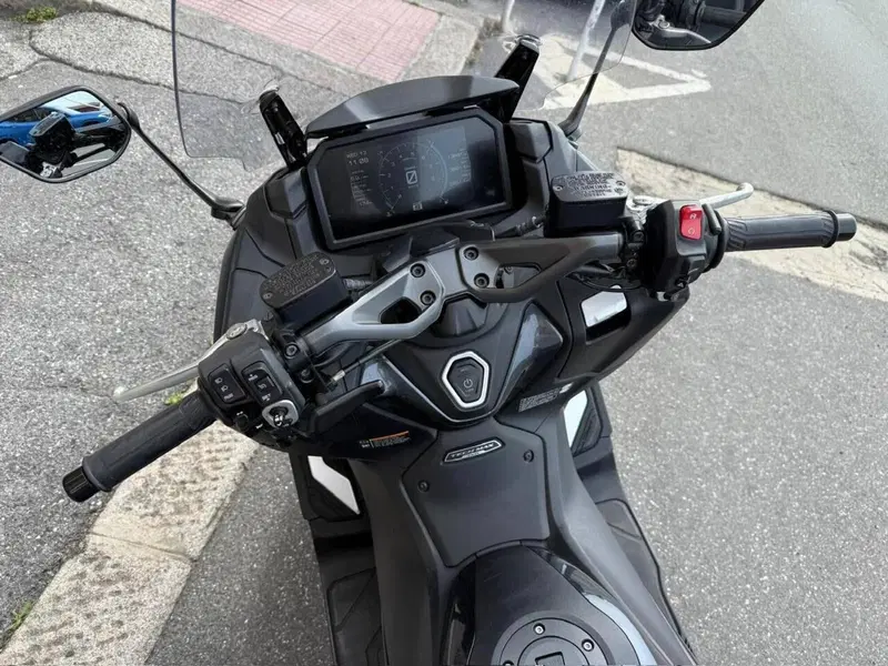 Yamaha T-Max 560 Tech Max (2022 - 24) (9)