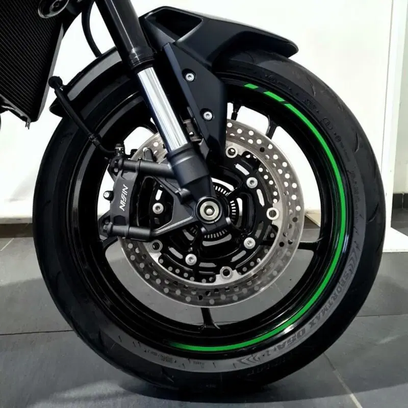 Kawasaki Z 900 (2025 - 26) (15)