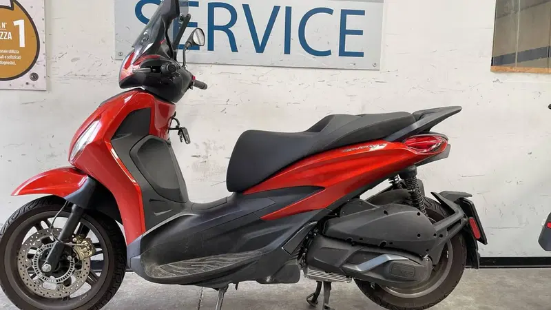 Piaggio Beverly 300 S ABS-ASR (2021 - 25) (2)