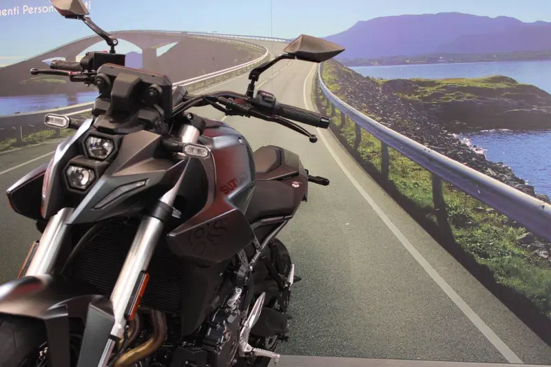 Suzuki GSX-8S (2023 - 24) (11)