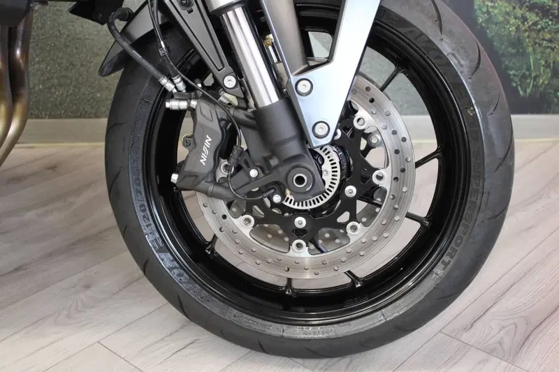 Suzuki GSX-8S (2023 - 24) (13)