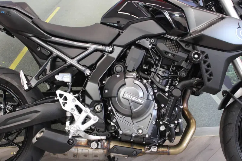 Suzuki GSX-8S (2023 - 24) (14)