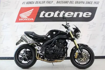Triumph Speed Triple 1050 (2005 - 11) usata