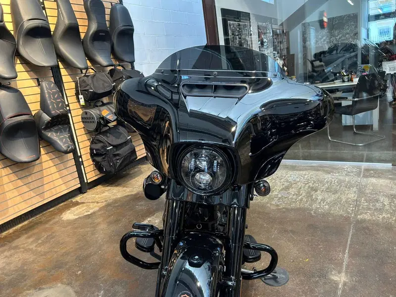 Harley-Davidson Street Glide (2024 - 26) (4)