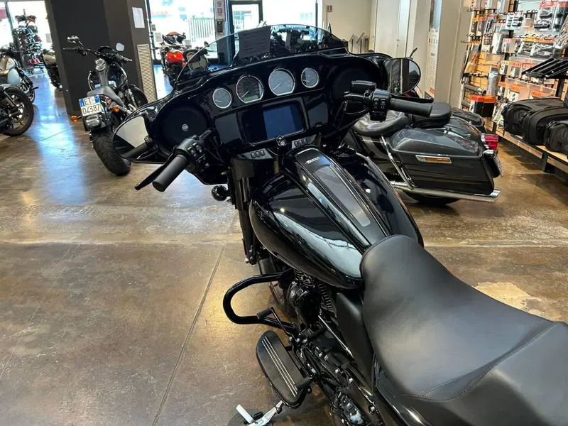 Harley-Davidson Street Glide (2024 - 26) (6)