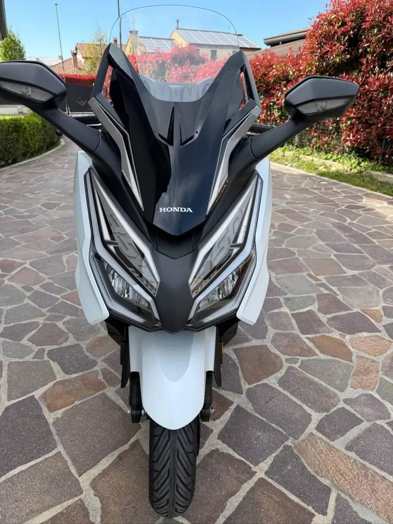 Honda Forza 350 (2025 - 26) (4)
