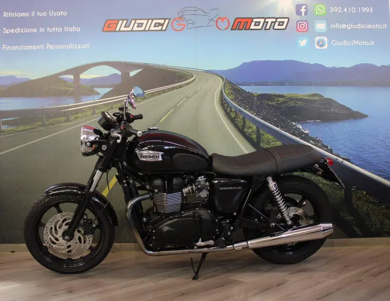 Triumph Bonneville SE (2009 - 13) (3)