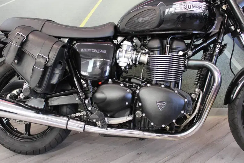 Triumph Bonneville SE (2009 - 13) (14)