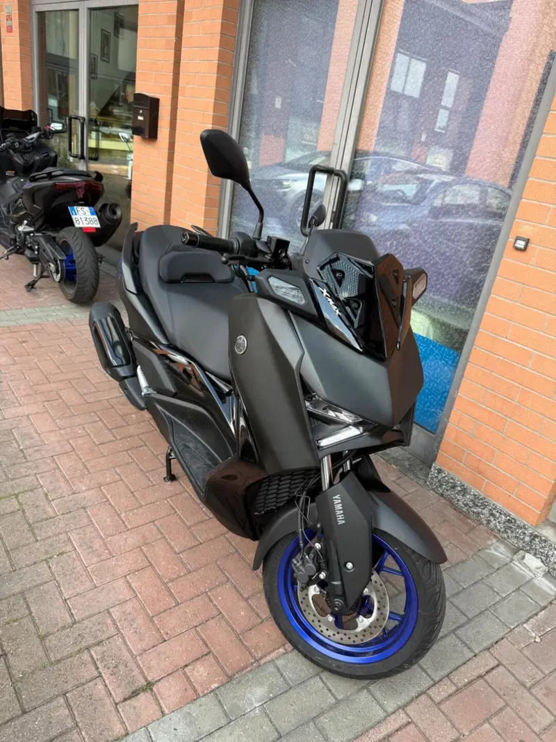 Yamaha X-Max 300 (2025 - 26) (5)