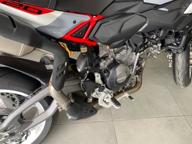 Ducati Hypermotard V2 SP (2026) (5)