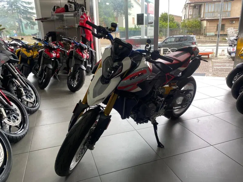 Ducati Hypermotard V2 SP (2026) (3)