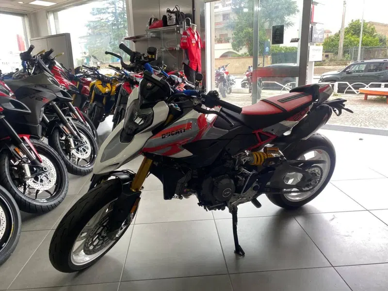 Ducati Hypermotard V2 SP (2026) (2)