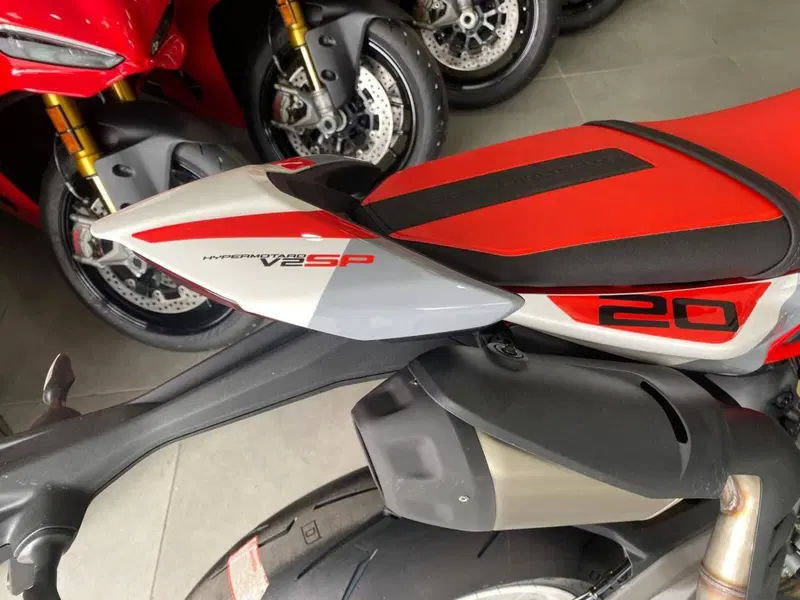 Ducati Hypermotard V2 SP (2026) (9)
