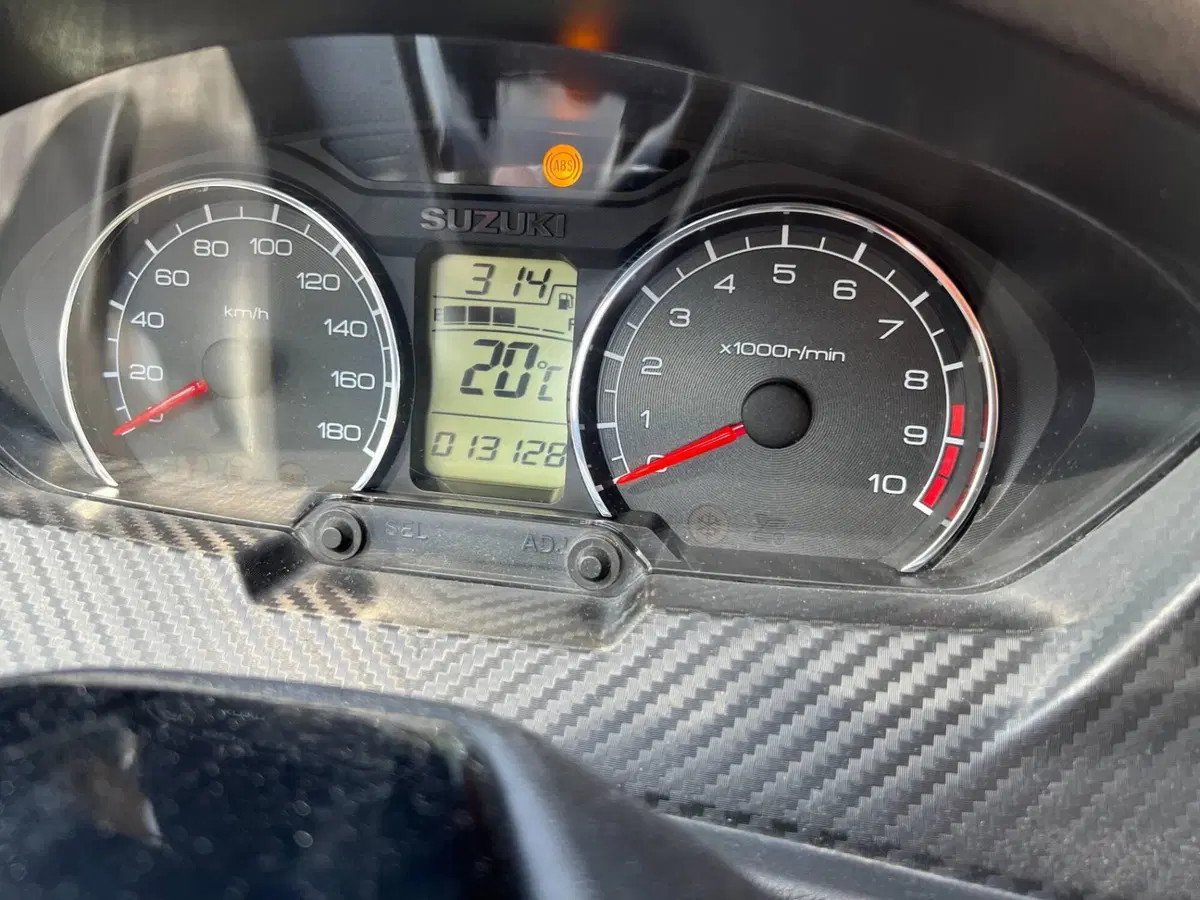 Suzuki Burgman AN 400 (2017 - 20) (5)