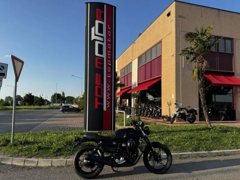 Moto Guzzi V7 Stone (2025 - 26) (4)