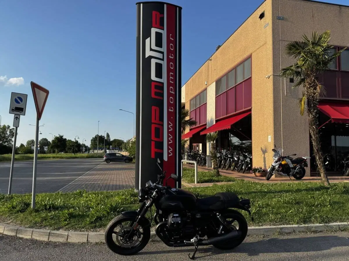 Moto Guzzi V7 Stone (2025 - 26) (6)