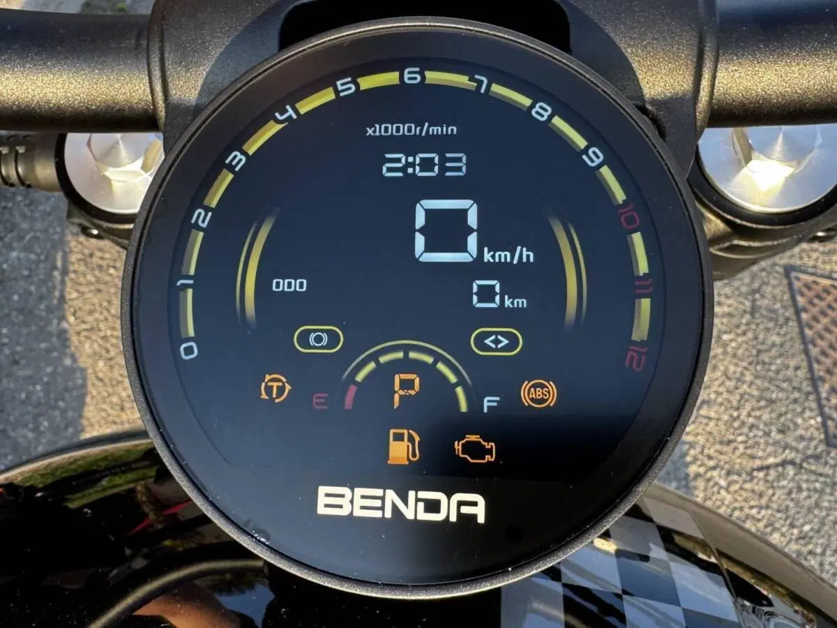 Benda Motorcycles Chinchilla 350 CVT Neo (2026) (4)