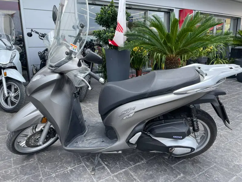 Honda SH 350 (2021 - 24) (6)