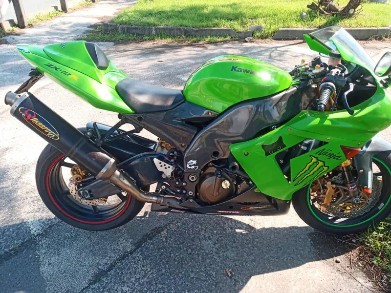 Kawasaki Ninja 1000 ZX-10R (2004 - 05) (2)