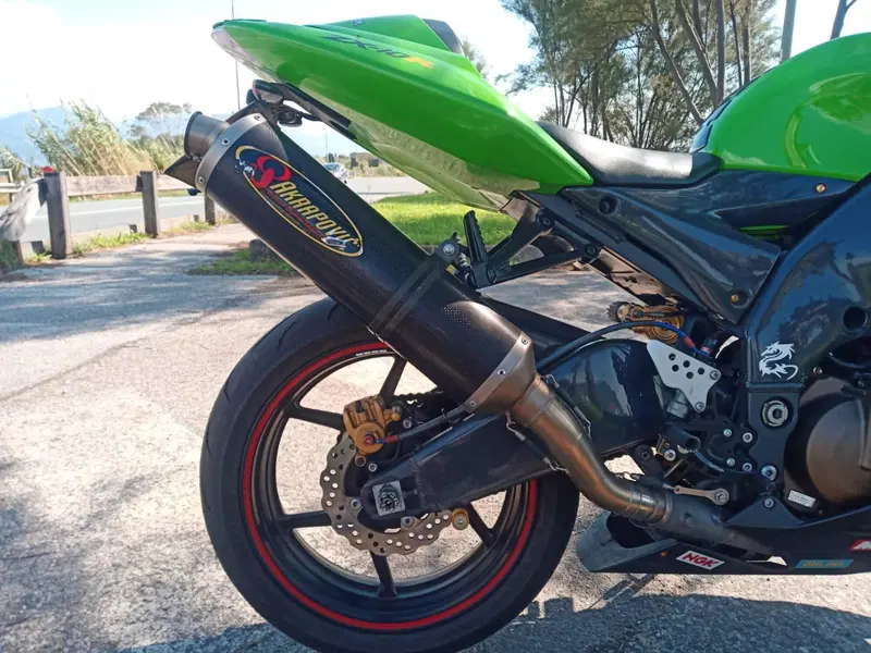 Kawasaki Ninja 1000 ZX-10R (2004 - 05) (4)