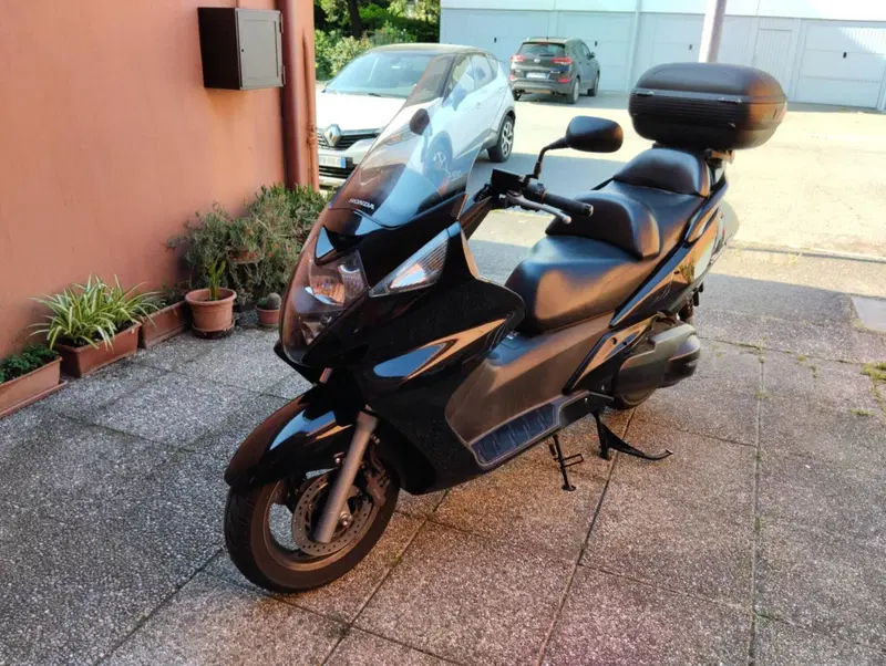 Honda Silver Wing 600 (2001 - 05) (4)