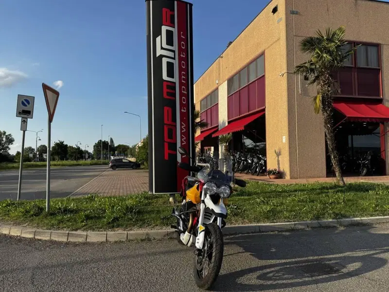 Moto Guzzi V85 TT (2019 - 20) (2)