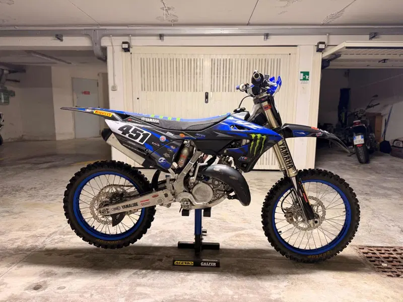 Yamaha YZ 125 (2022) (2)