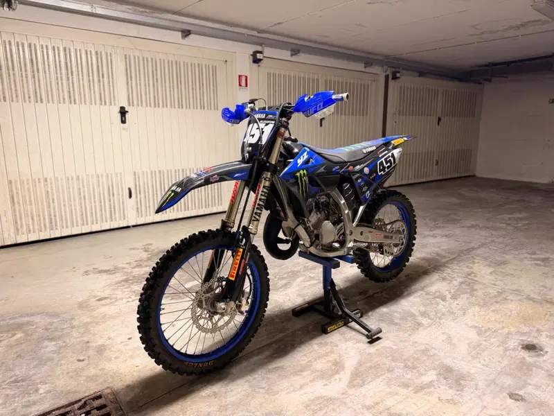 Yamaha YZ 125 (2022) (8)