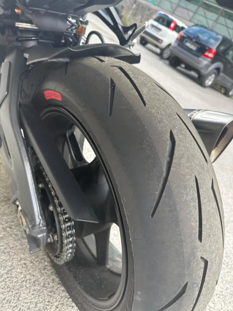 Yamaha MT-10 (2022 - 26) (7)