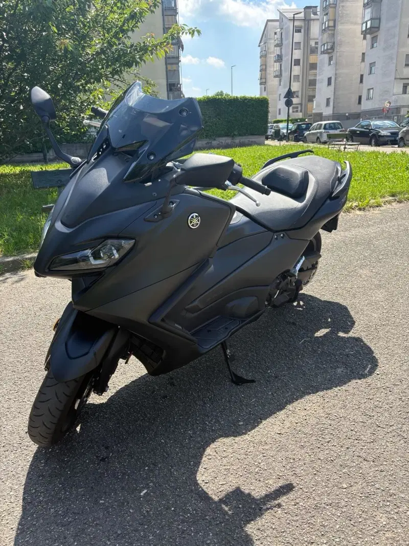 Yamaha T-Max 560 (2022 - 24) (6)