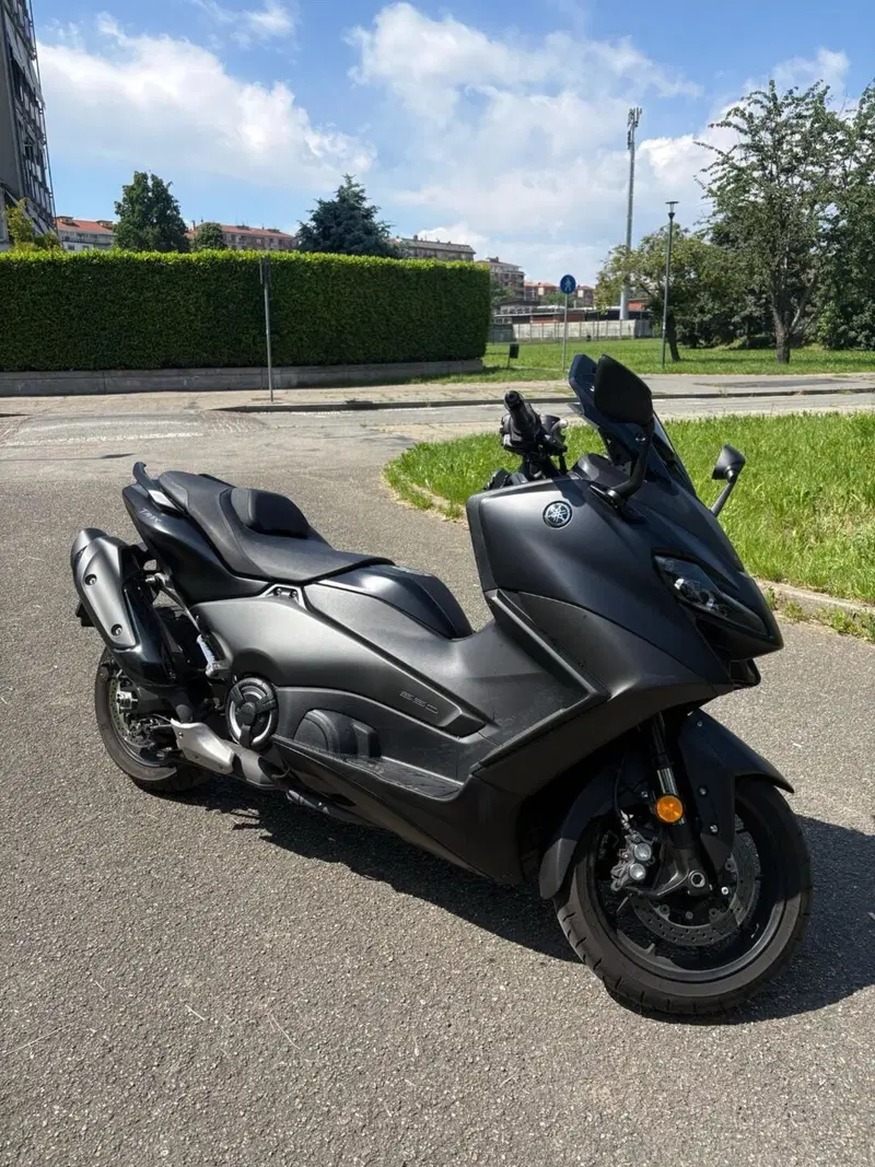 Yamaha T-Max 560 (2022 - 24) (7)