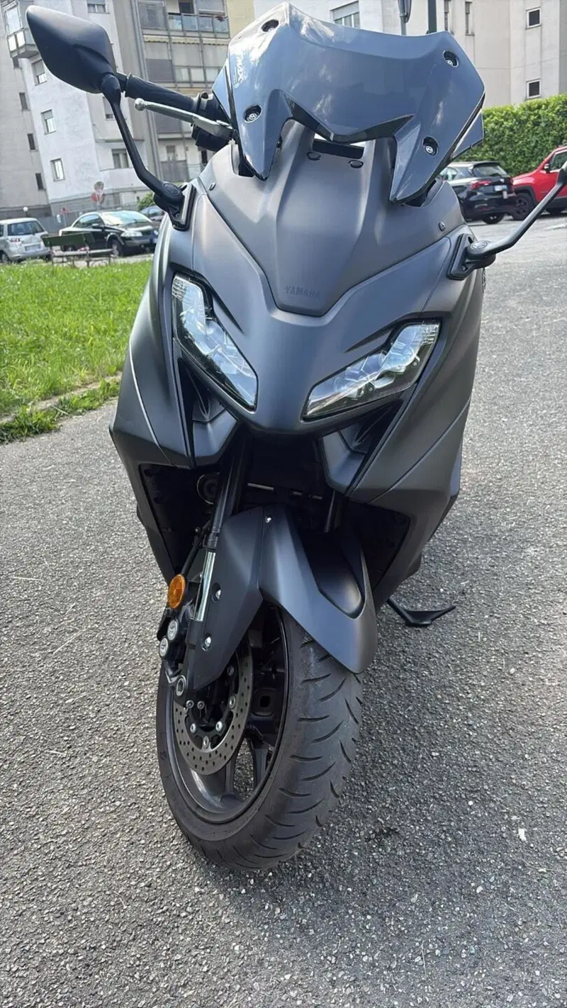 Yamaha T-Max 560 (2022 - 24) (8)