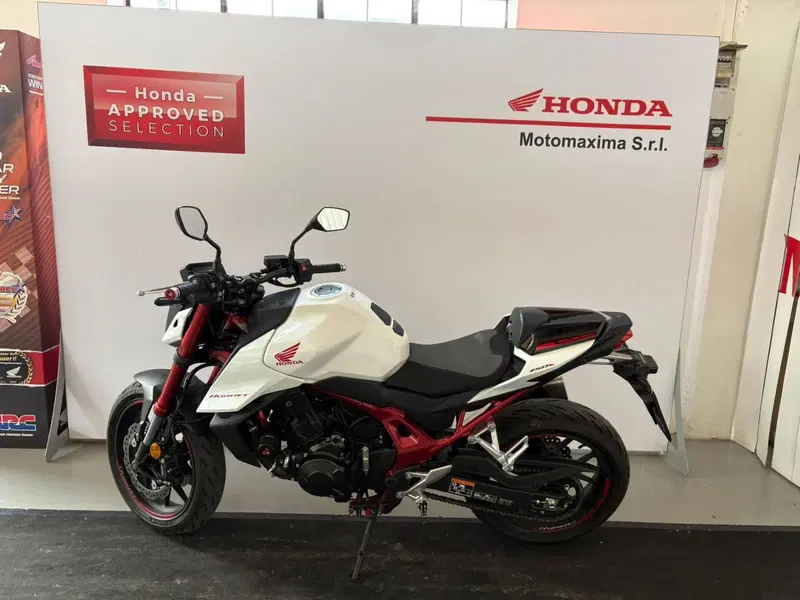 Honda CB 750 Hornet (2023 - 24) (3)