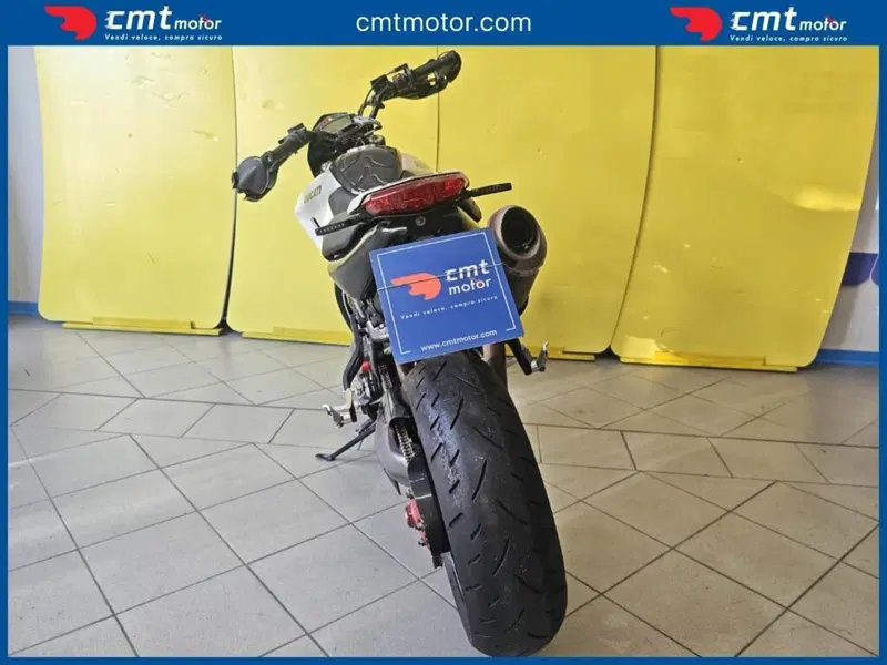 Ducati Hypermotard 796 (2012) (4)