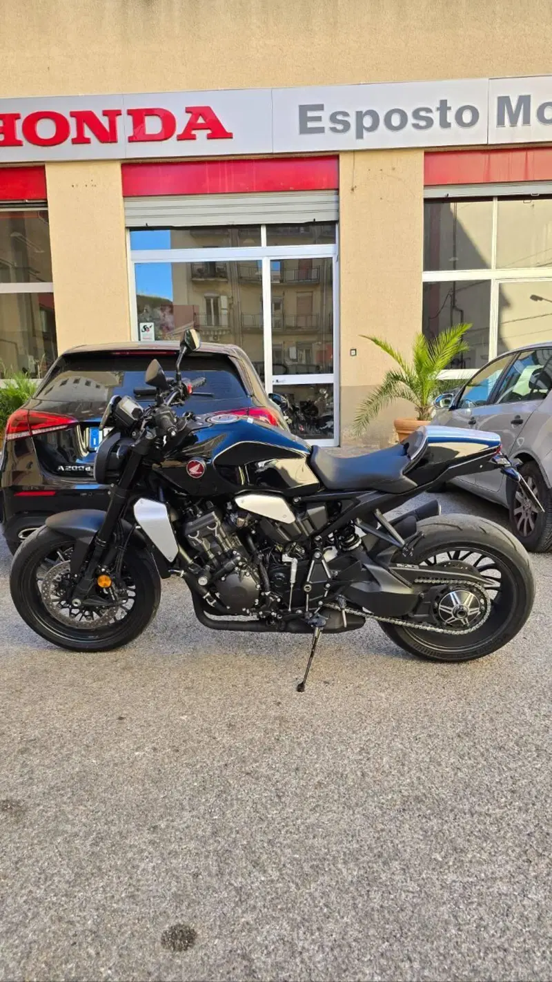 Honda CB 1000 R Black Edition (2021 - 25) (2)