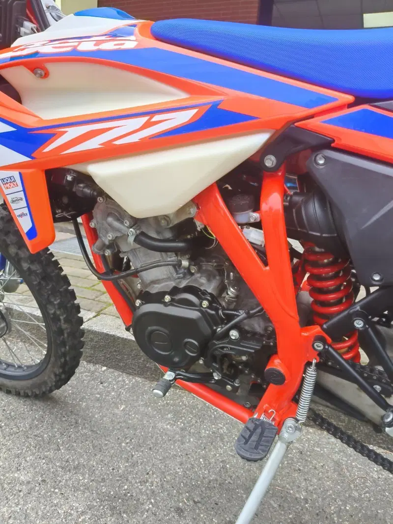 Betamotor RR 125 4T Enduro R (2024 - 26) (3)