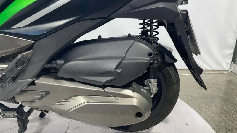 Kawasaki J 300 ABS (2014 - 16) (4)