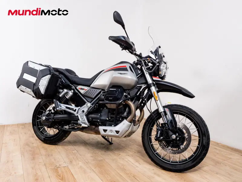 Moto Guzzi V85 TT Travel (2024 - 26)
