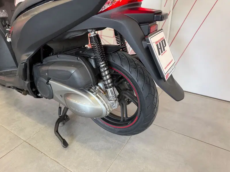 Honda SH 300 i ABS (2016 - 20) (11)