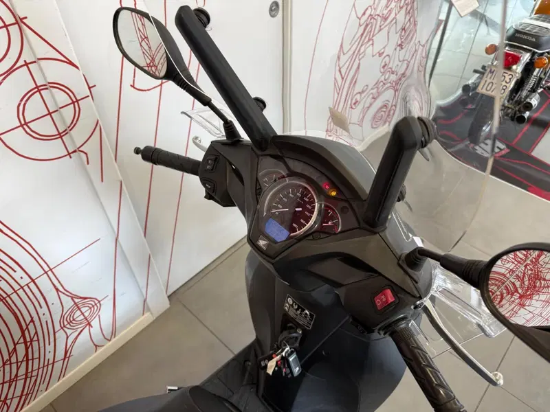 Honda SH 300 i ABS (2016 - 20) (8)