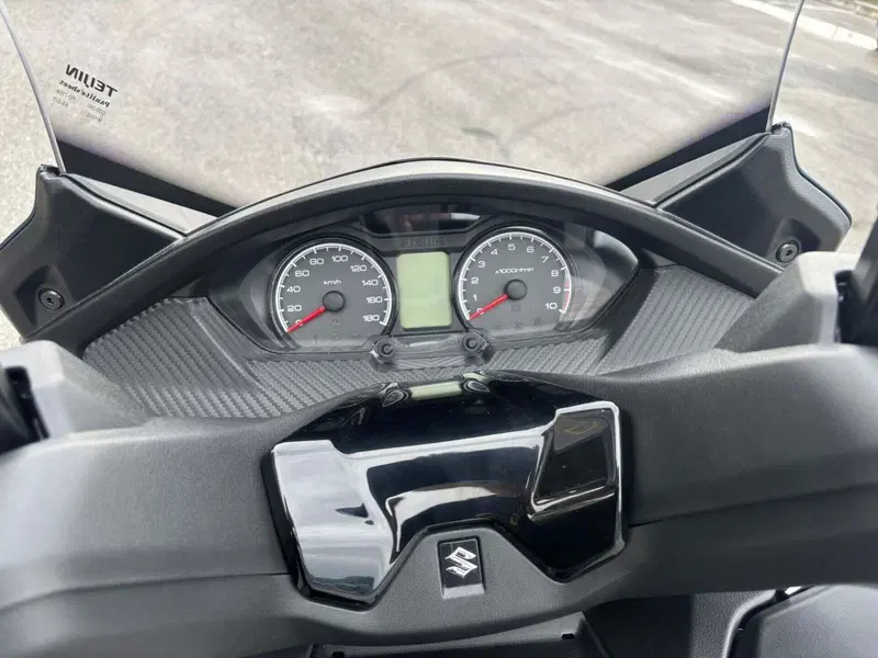 Suzuki Burgman 400 (2025 - 26) (2)